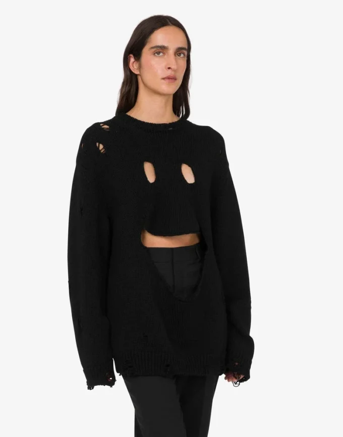 Oversize’owy sweter z rzeźbionej wełny